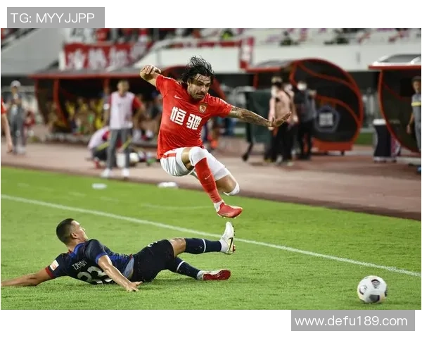 广州足球队防反战术解析与得失评估的深度剖析